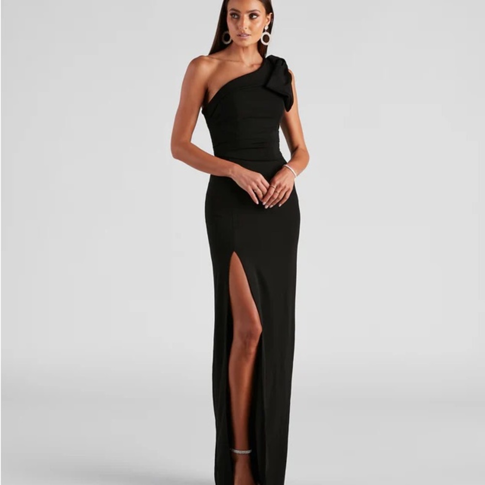 One-Shoulder Mermaid Dress